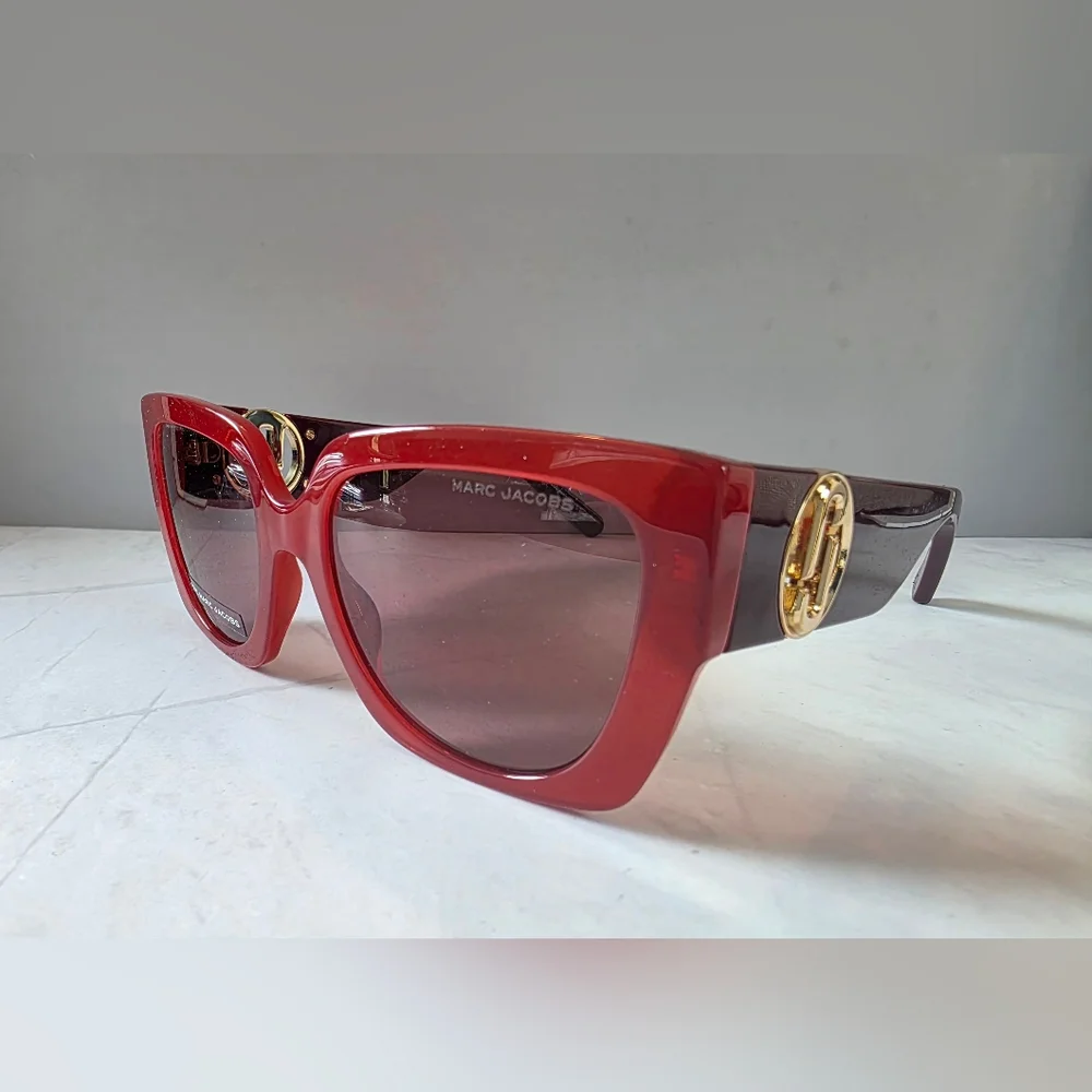 MARC JACOBS Red Oversized Cat-Eye Sunglasses - Picture 1 of 4